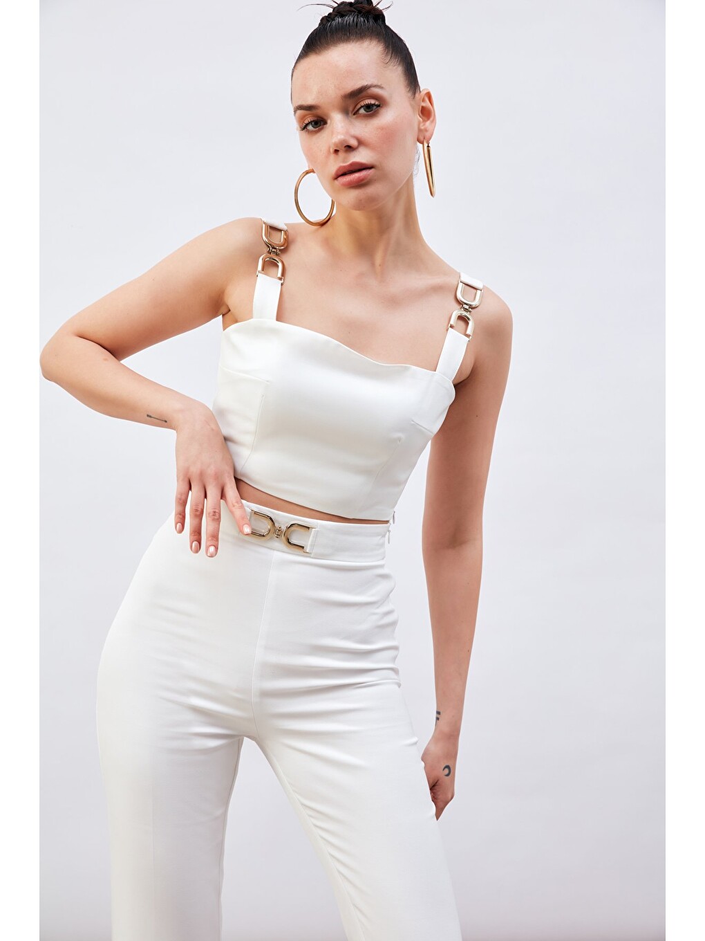 Omuz Aksesuarlı Crop Bluz - Ekru