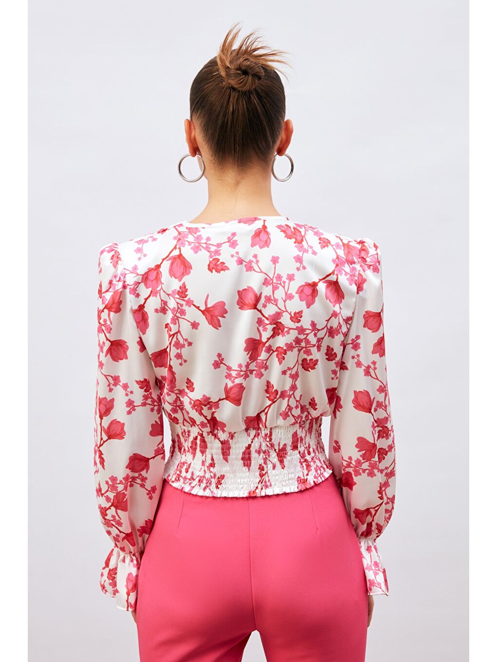 Volanlı Kol Detaylı Saten Bluz - Fuşya-5