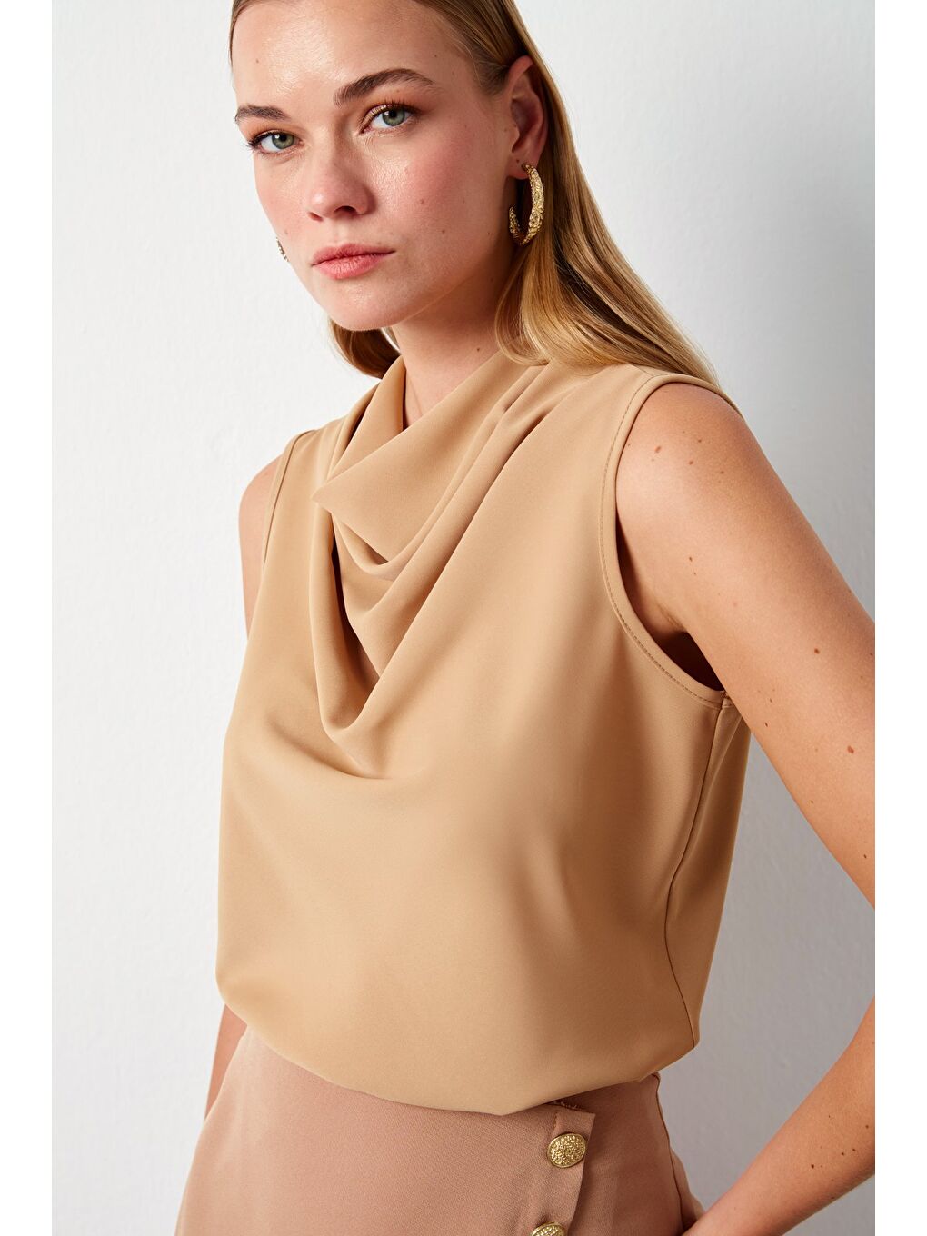 Kahverengi Degaje Yaka Kolsuz Bluz - Camel-2