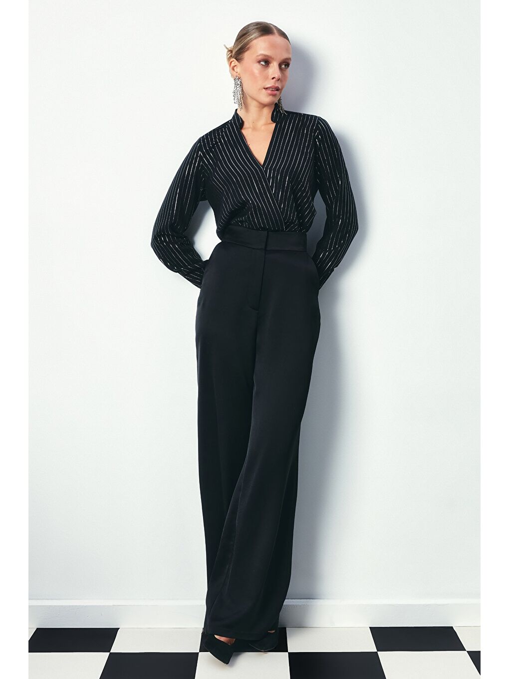 Kruvaze Parlak Çizgili Bluz - Siyah-2