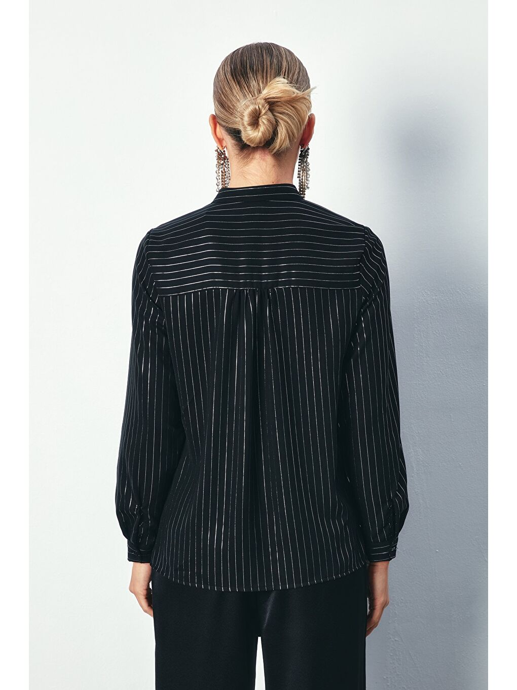 Kruvaze Parlak Çizgili Bluz - Siyah-5