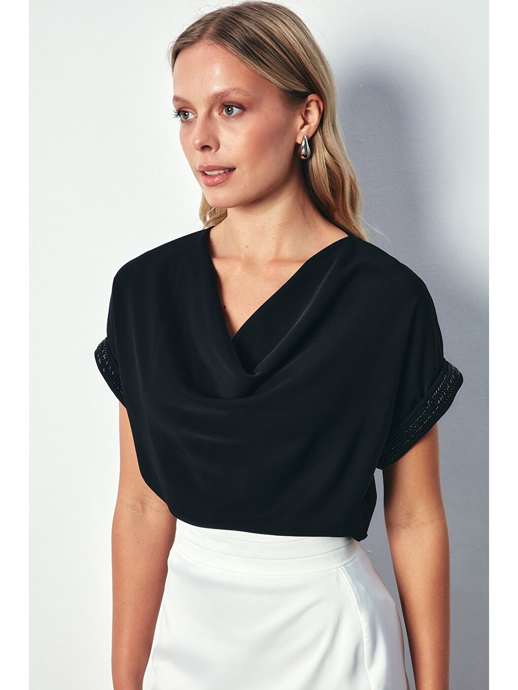 Kollar Taş Detaylı Salaş Bluz - Siyah-2