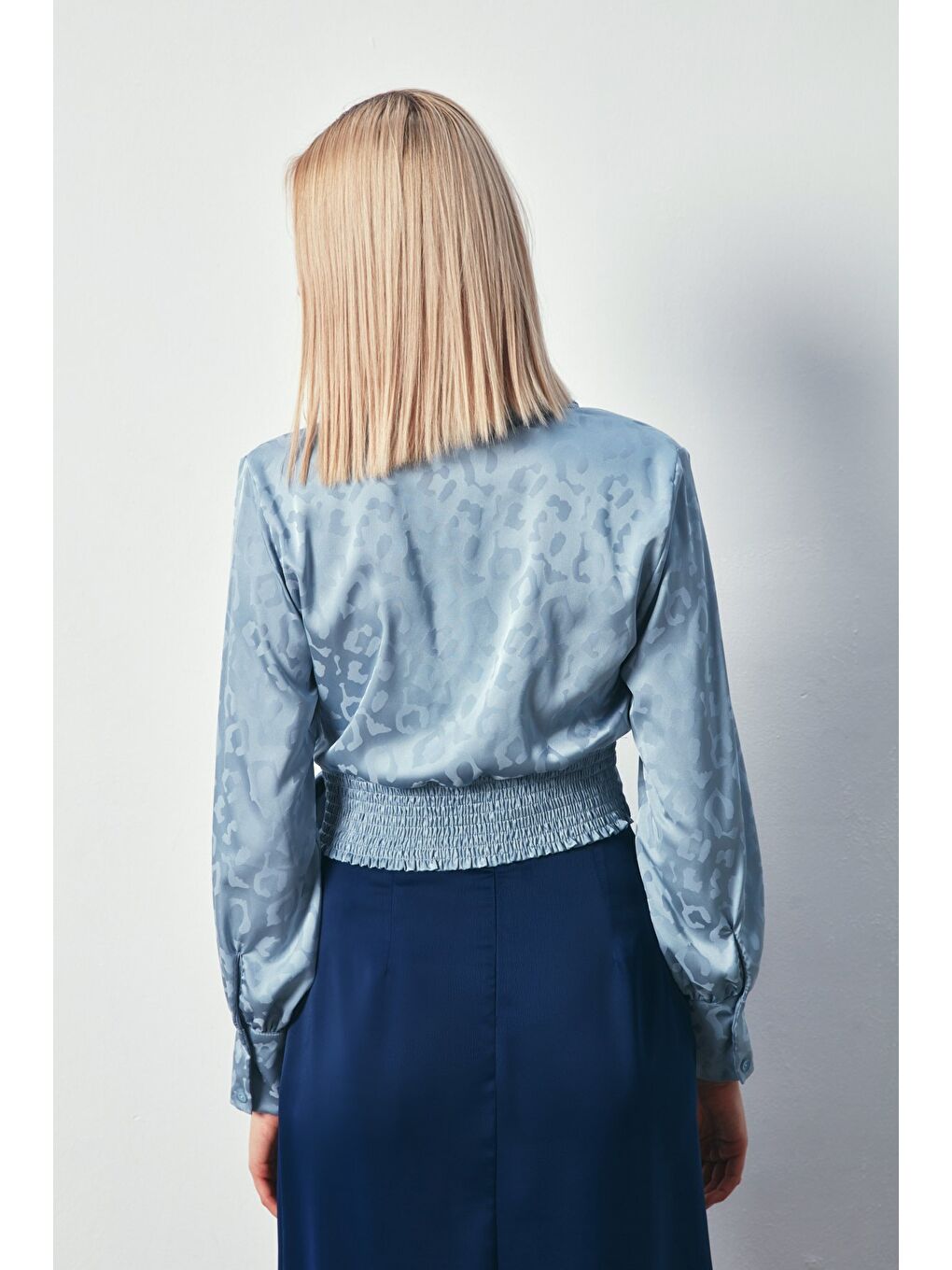 Yan Kuşaklı Saten Bluz - Mavi-4