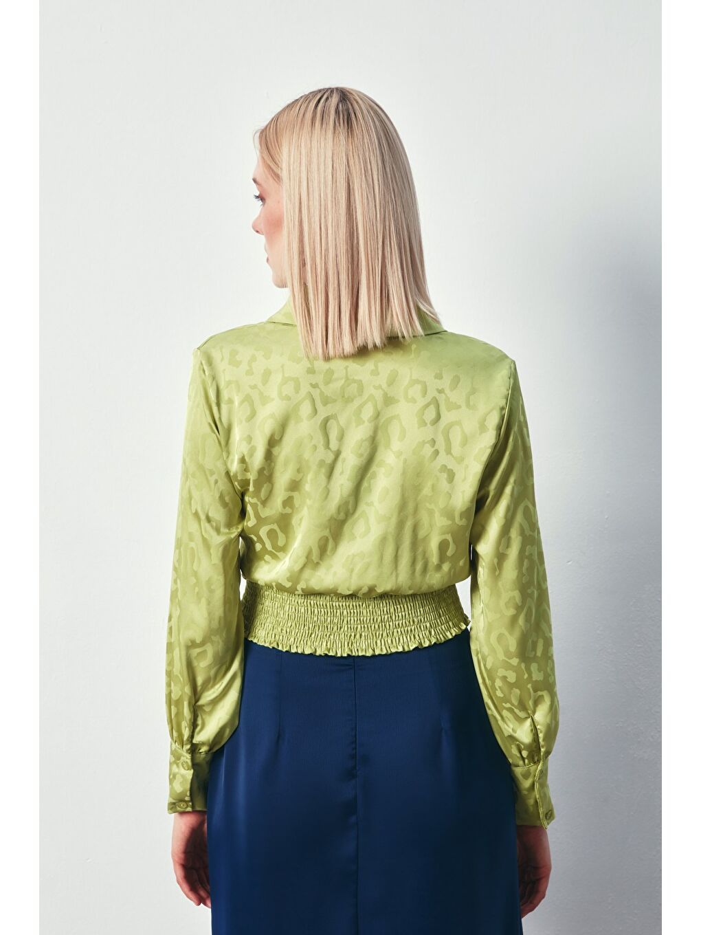 Yan Kuşaklı Saten Bluz - Yağ Yeşili-5