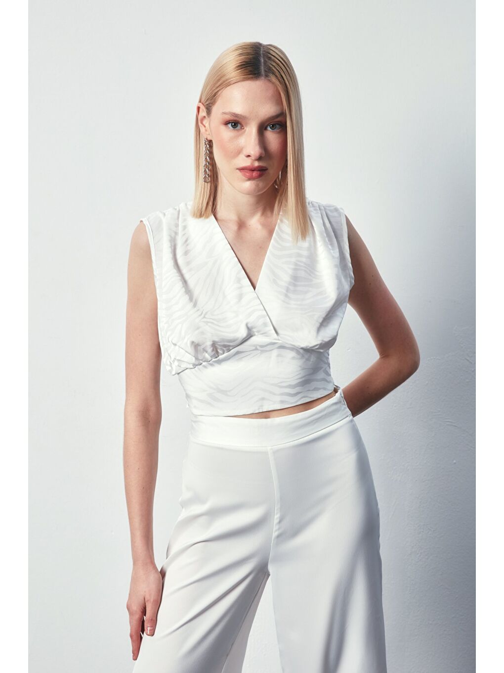 Kruvaze Desenli Saten Bluz - Ekru