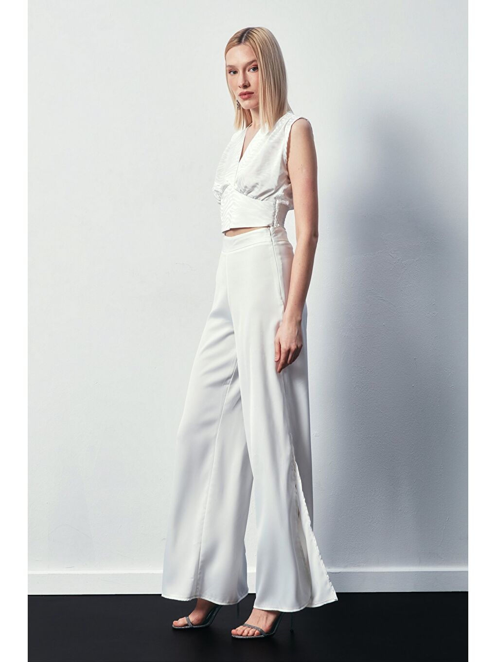 Kruvaze Desenli Saten Bluz - Ekru-4