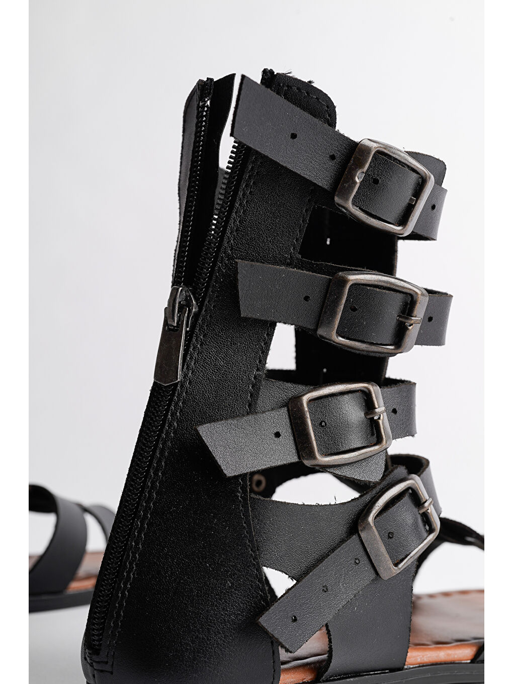 Siyah GLADYATÖR Rahat Kalıp Arkadan Fermuarlı Kemer Detaylı Kadın Sandalet-5