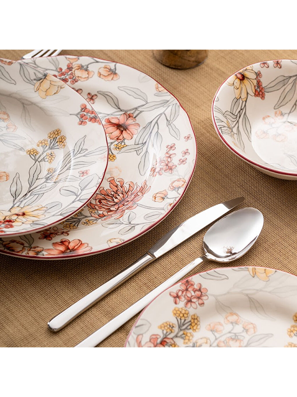 Beyaz İstanbul Porselen Ayasofya 24 Parça 6 Kişilik Yemek Takımı-10