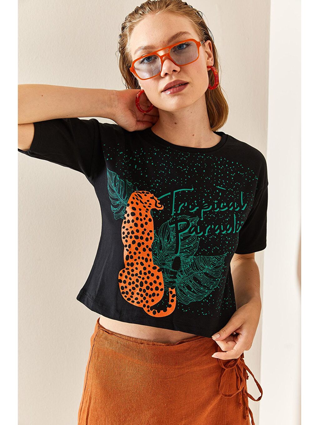 Siyah Leopar Desenli Crop Tişört 3YXK1-47319-02