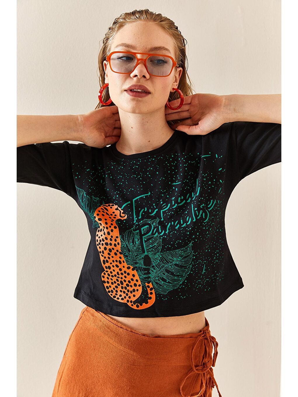 Siyah Leopar Desenli Crop Tişört 3YXK1-47319-02-2