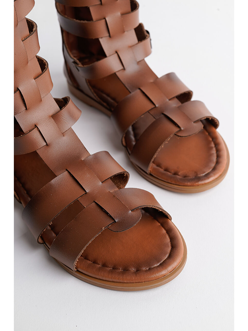 Kahverengi GLADYATÖR Rahat Kalıp Arkadan Fermuarlı Kemer Detaylı Kadın Sandalet-1