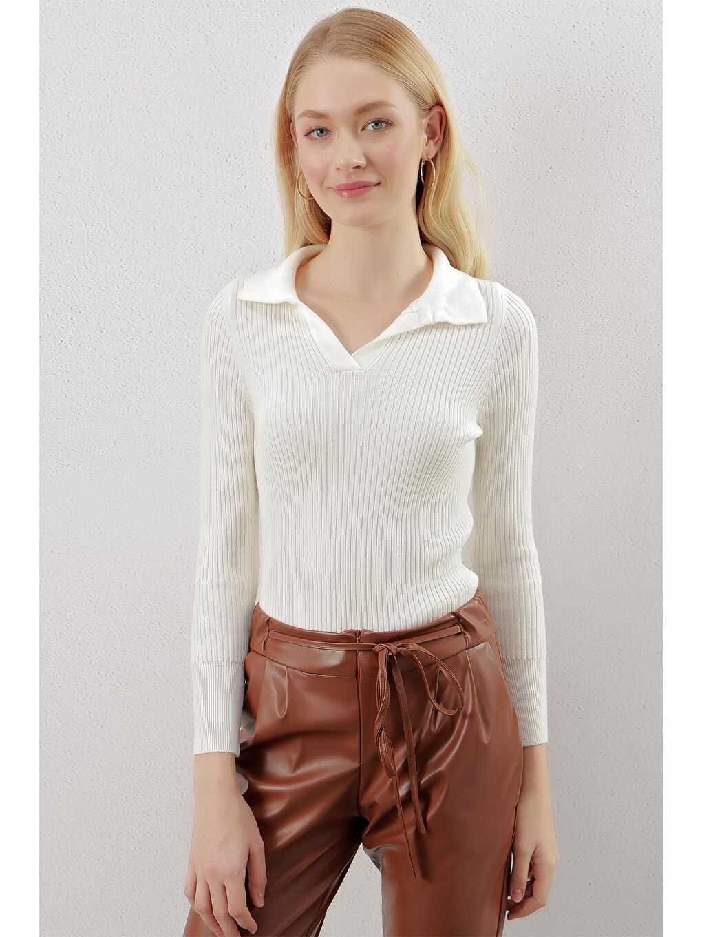 Kadın Ekru Polo Yaka Fitilli Basic Body Triko Kazak