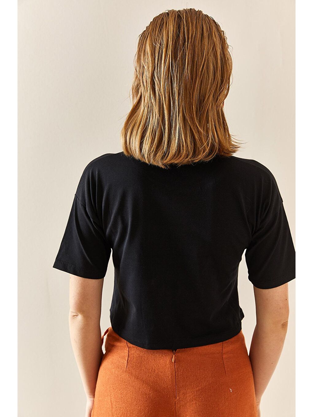 Siyah Leopar Desenli Crop Tişört 3YXK1-47319-02-4