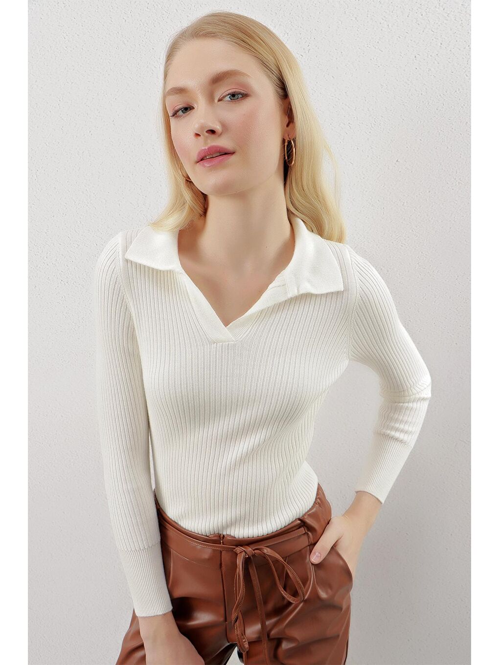 Kadın Ekru Polo Yaka Fitilli Basic Body Triko Kazak-2