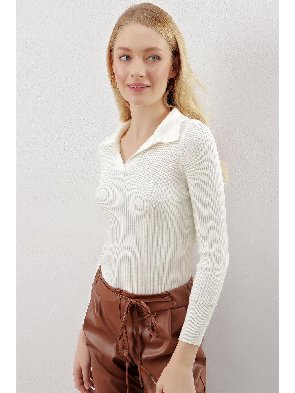 Kadın Ekru Polo Yaka Fitilli Basic Body Triko Kazak-3