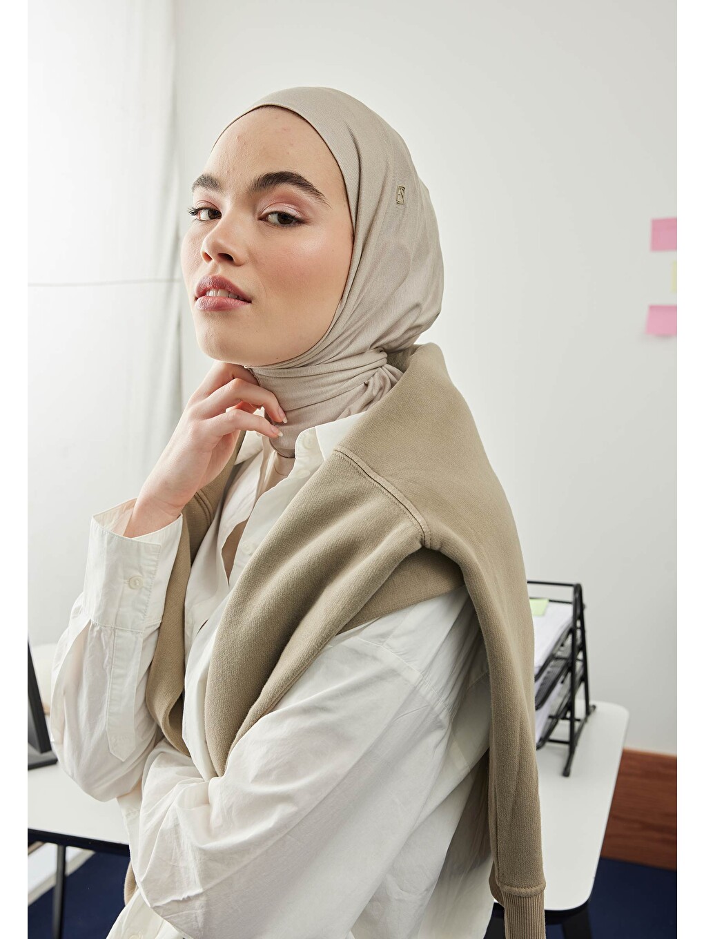 Bej Athletic Hijab Taş-3