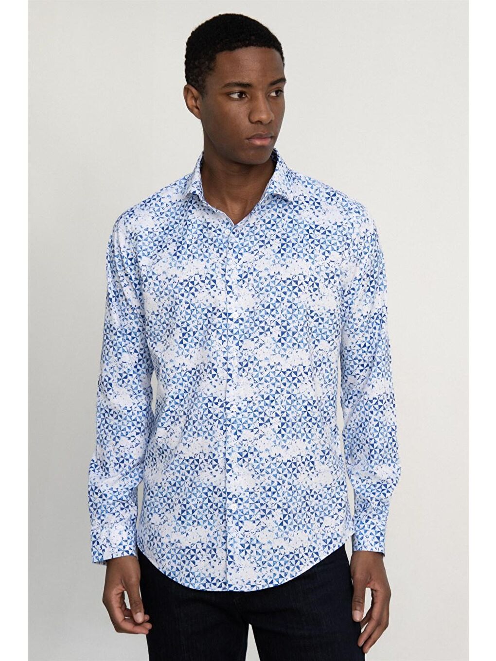 Siyah Slim Fit Dar Kesim Uzun Kollu Elastanlı Baskılı Yüksek Yaka Erkek Renkli Gömlek