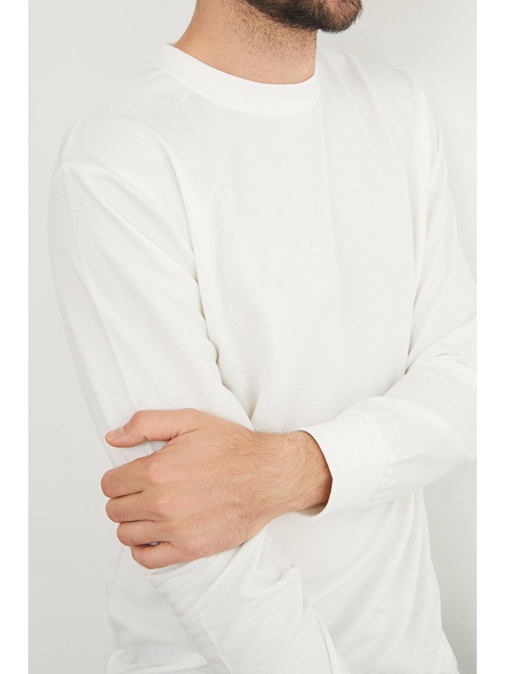 Beyaz Basic Bisiklet Yaka Sweatshirt-1