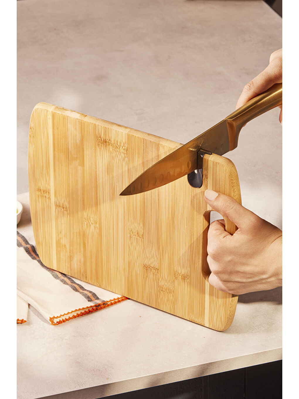 Kahverengi Bambu Argus Bileyicili Kesme Tahtası 23x30 cm-9