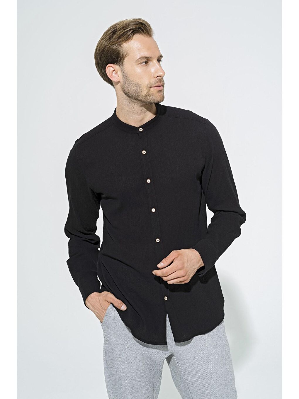 Organik Hakim Yaka Uzun Kol Siyah Gömlek-1