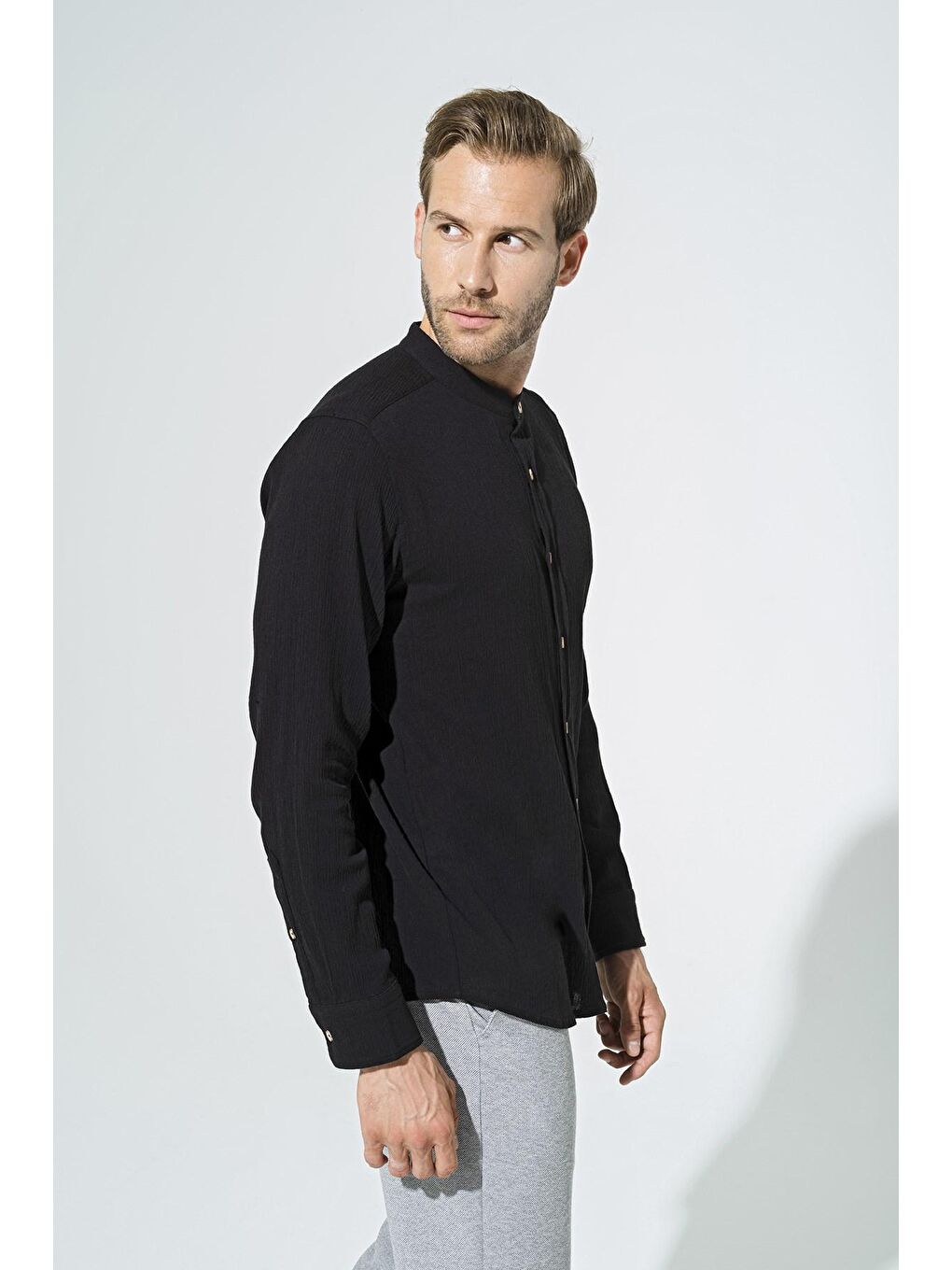 Organik Hakim Yaka Uzun Kol Siyah Gömlek-3