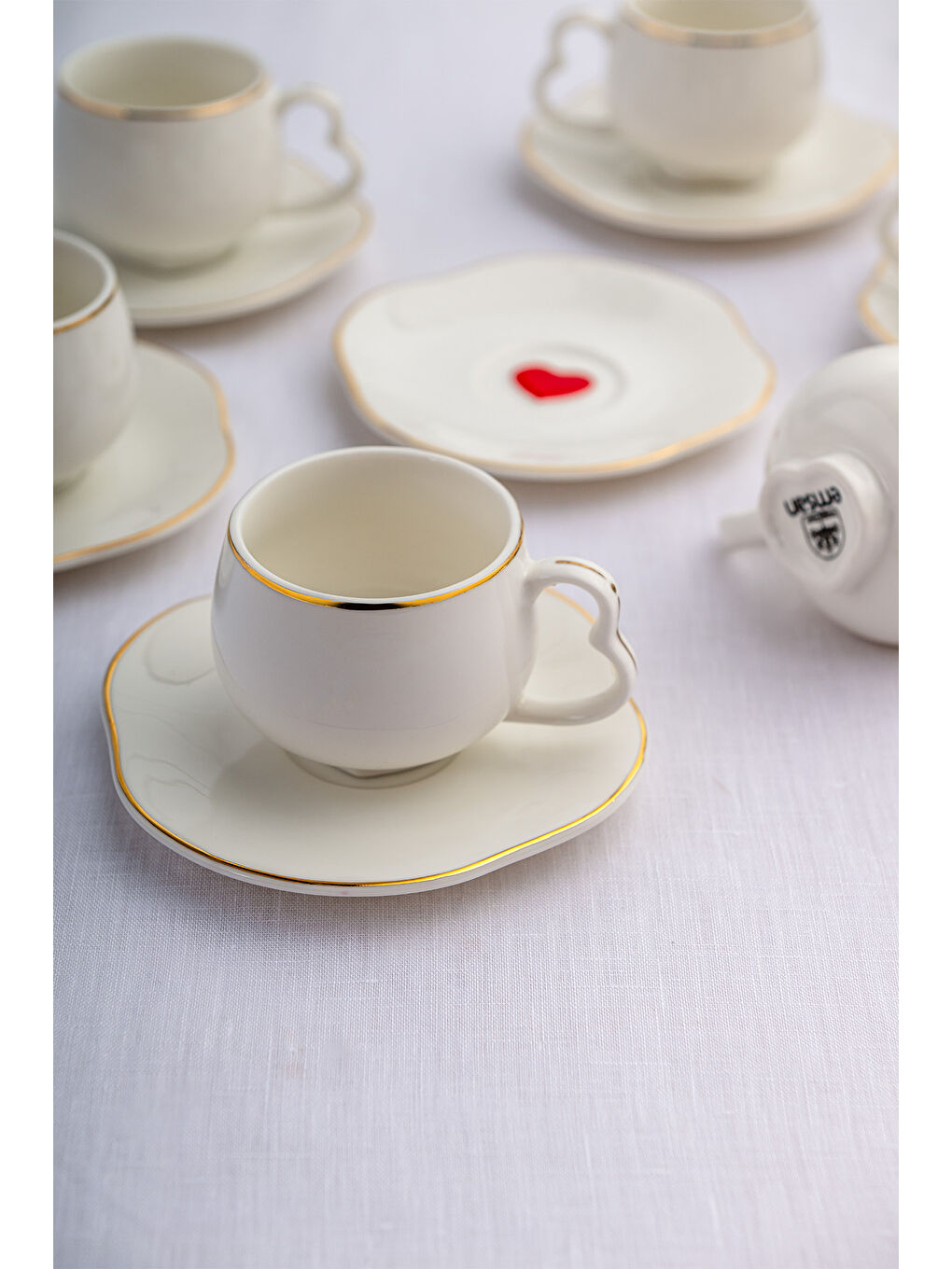 Beyaz Kalpten Kalbe 6 Kişilik Kahve Fincan Takımı 90 ml-5