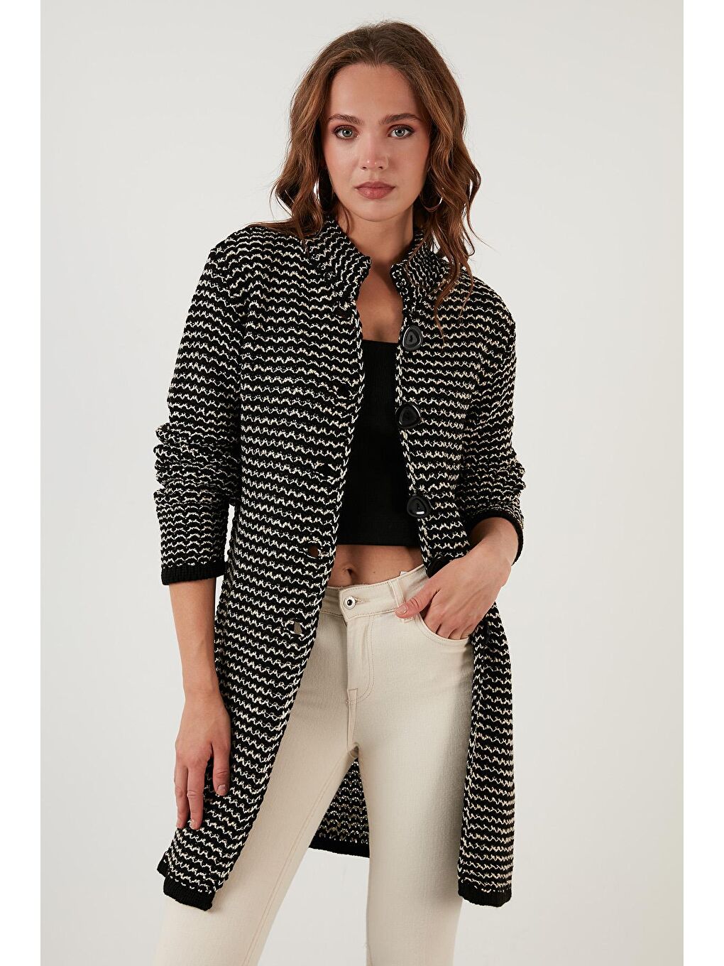 Kahverengi Regular Fit Düğmeli Dik Yaka Örme Hırka 6310012-1