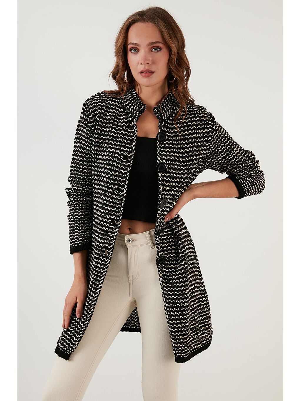 Kahverengi Regular Fit Düğmeli Dik Yaka Örme Hırka 6310012-2