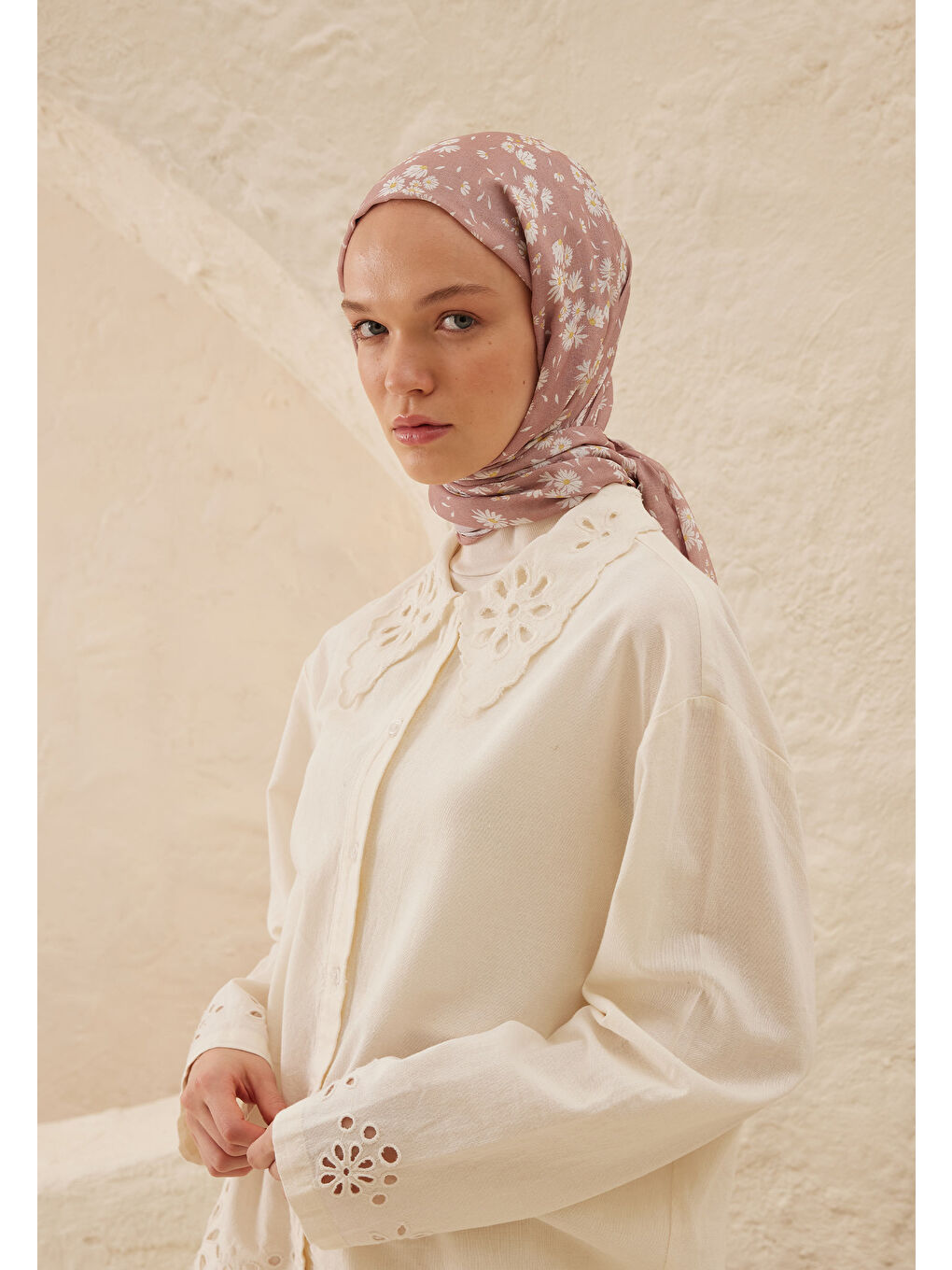 Pembe Papatya Desen Rami Şal Gülkurusu