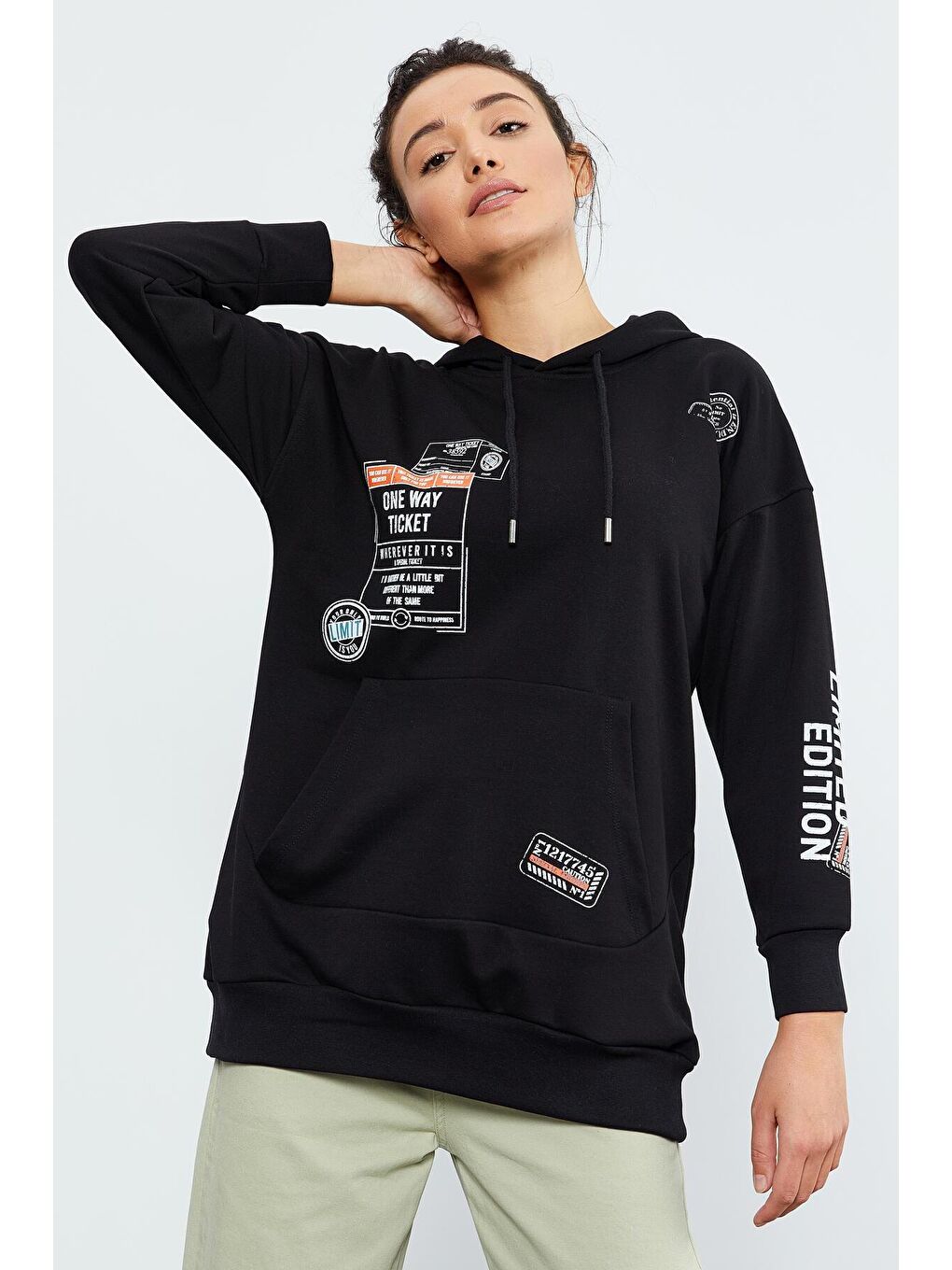 TOMMYLIFE Siyah Ticket Baskılı Kapüşonlu Kadın Oversize Sweatshirt - 97182 - 3