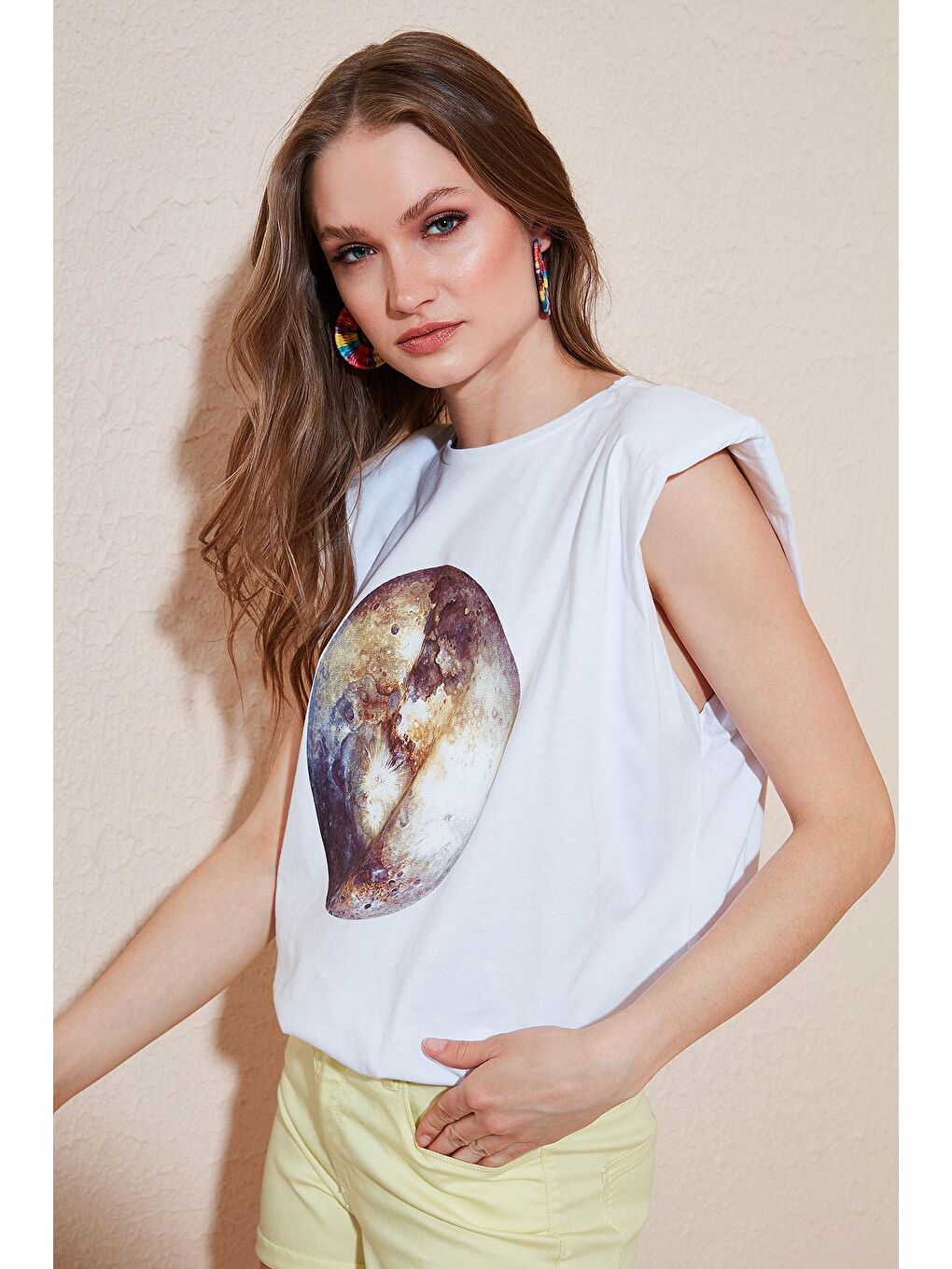 Beyaz Baskılı Bisiklet Yaka Vatkalı % 100 Pamuk T Shirt 6001007-1