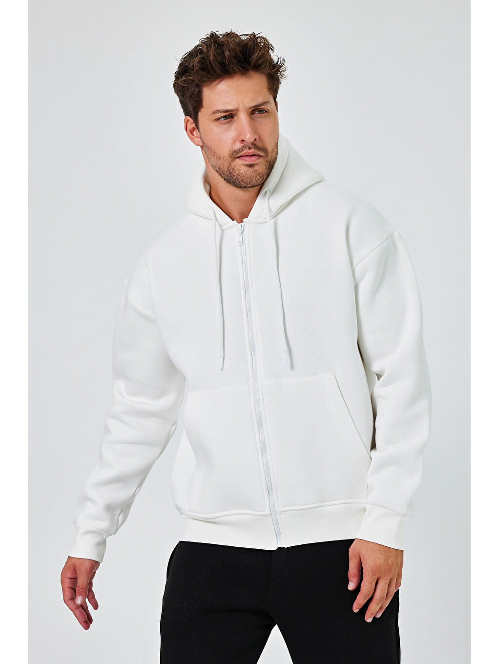 Beyaz Erkek Standart Fit Normal Kesim Içi Polarlı 3 Iplik Kapüşonlu Fermuarlı Sweatshirt Ceket