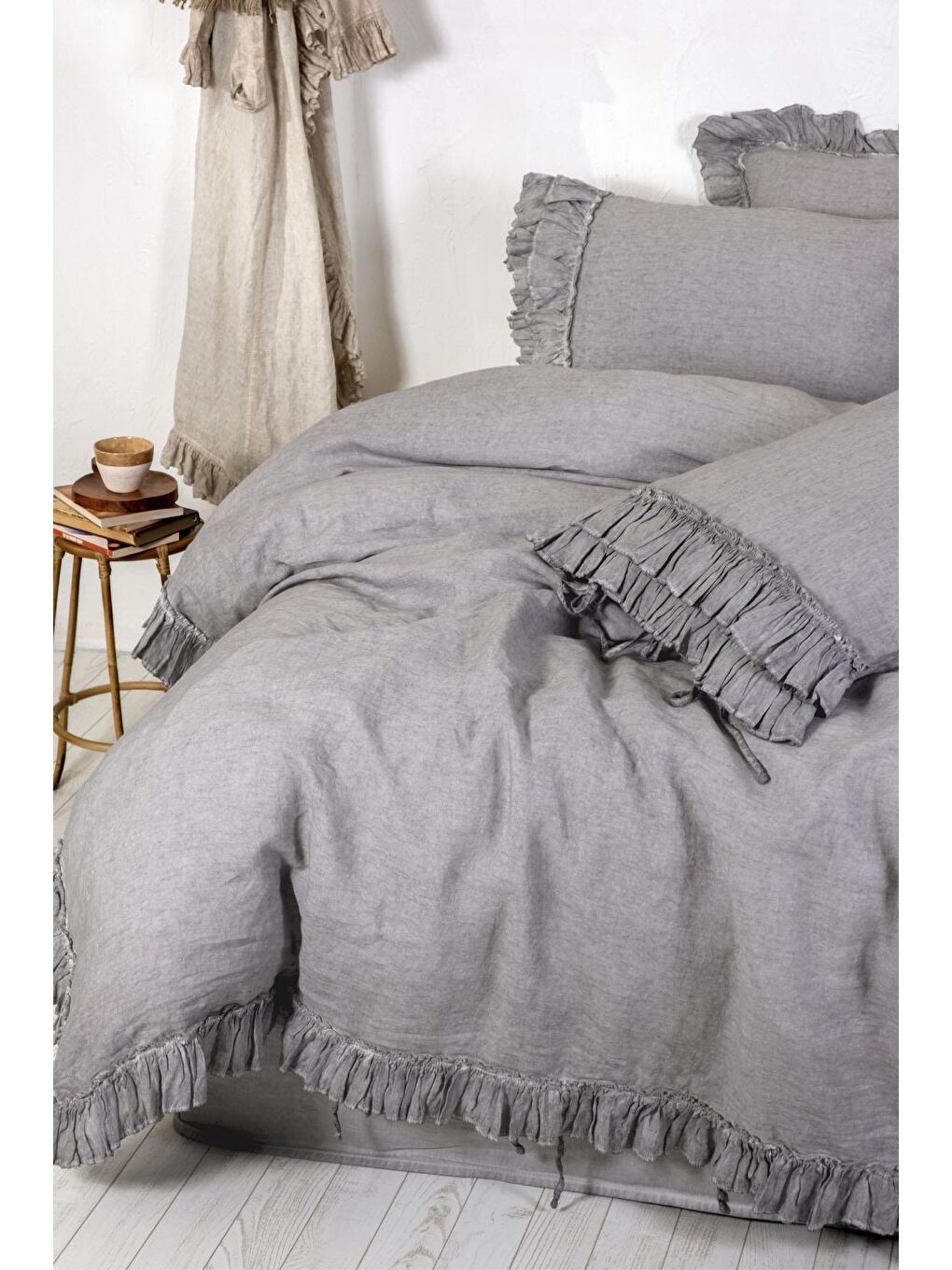 Miranda Battal Boy Nevresim Takımı %100 Keten Parça Boya Gri 240x220 Cm-1