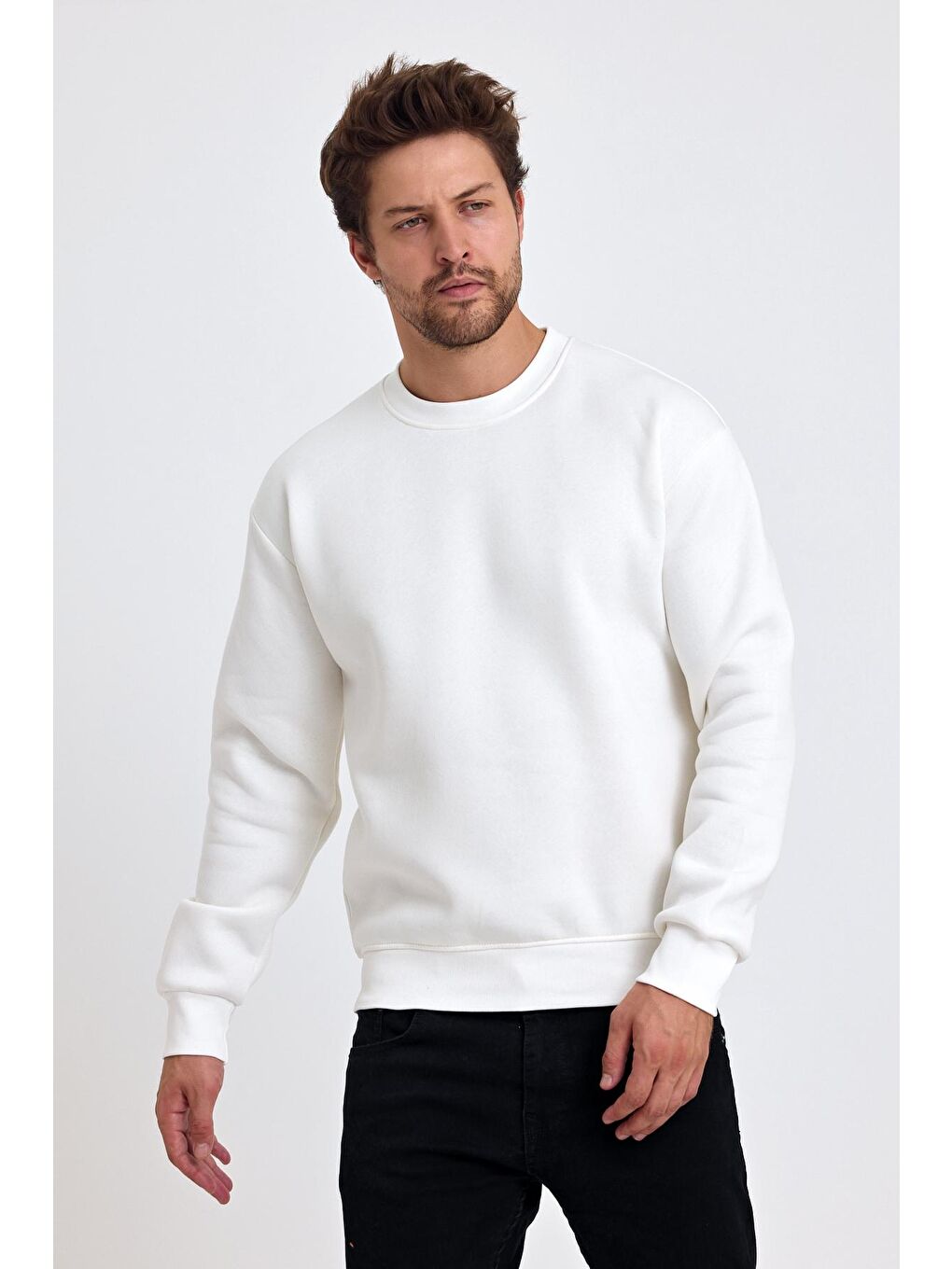 Beyaz Erkek Yumuşacık Kumaşlı Regular Fit Yuvarlak Yakalı Sweatshirt-1