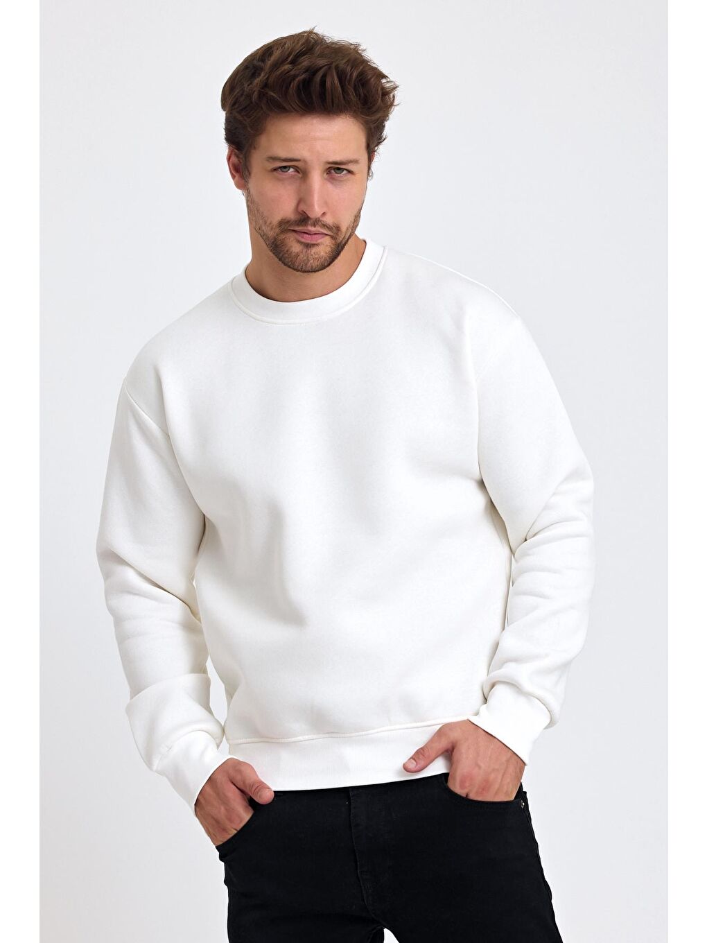 Beyaz Erkek Yumuşacık Kumaşlı Regular Fit Yuvarlak Yakalı Sweatshirt-2
