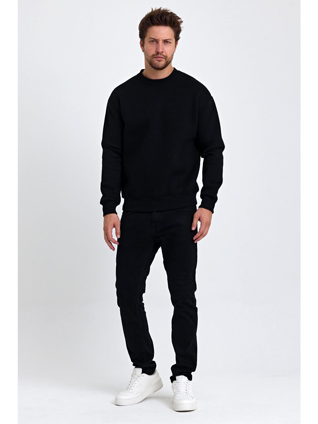 Siyah Erkek Yumuşacık Kumaşlı Regular Fit Yuvarlak Yakalı Sweatshirt