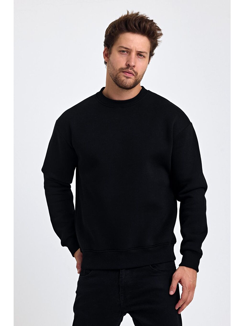 Siyah Erkek Yumuşacık Kumaşlı Regular Fit Yuvarlak Yakalı Sweatshirt-3
