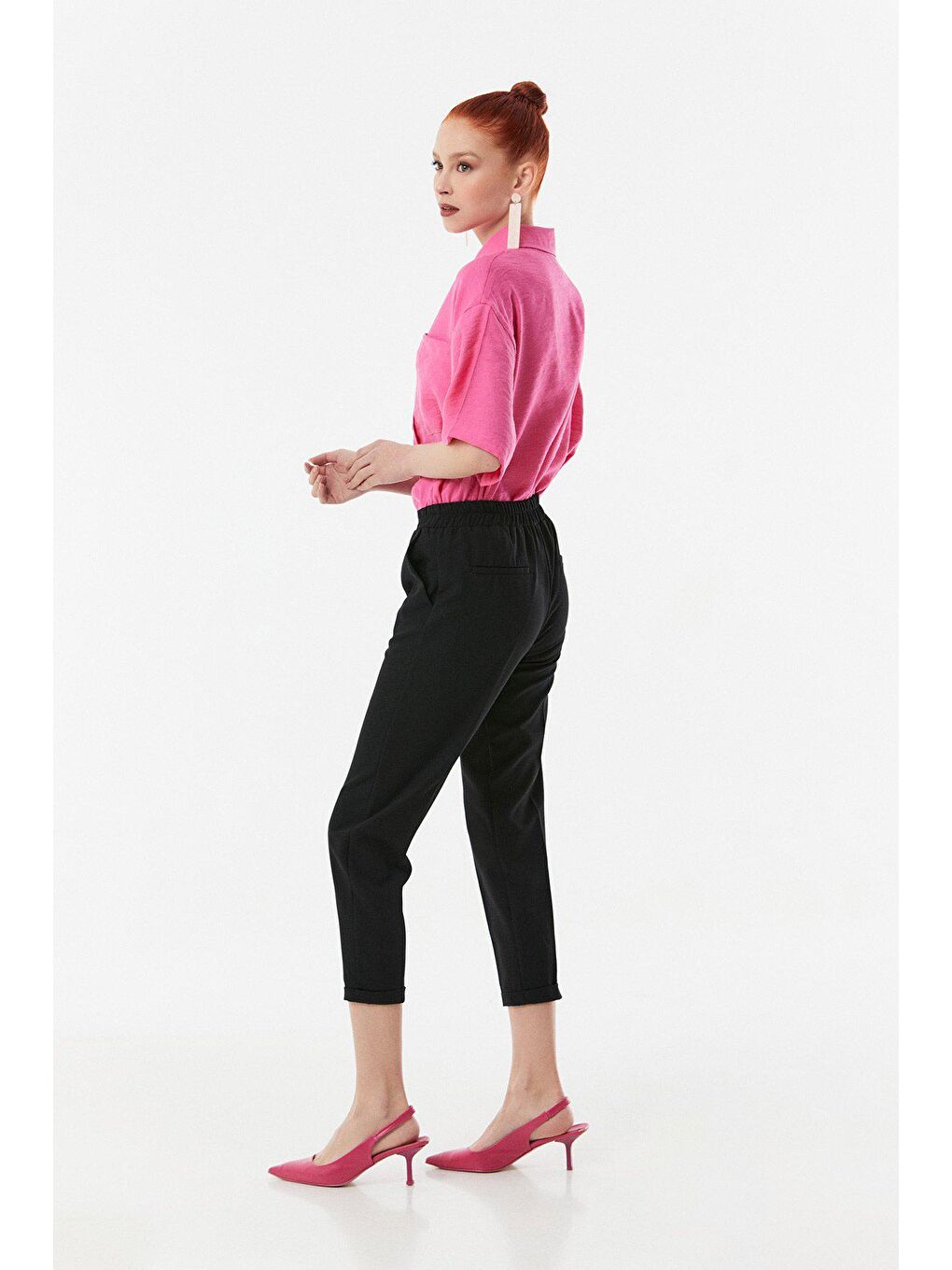 Siyah Beli Lastikli Pileli Dar Paça Krep Pantolon-2