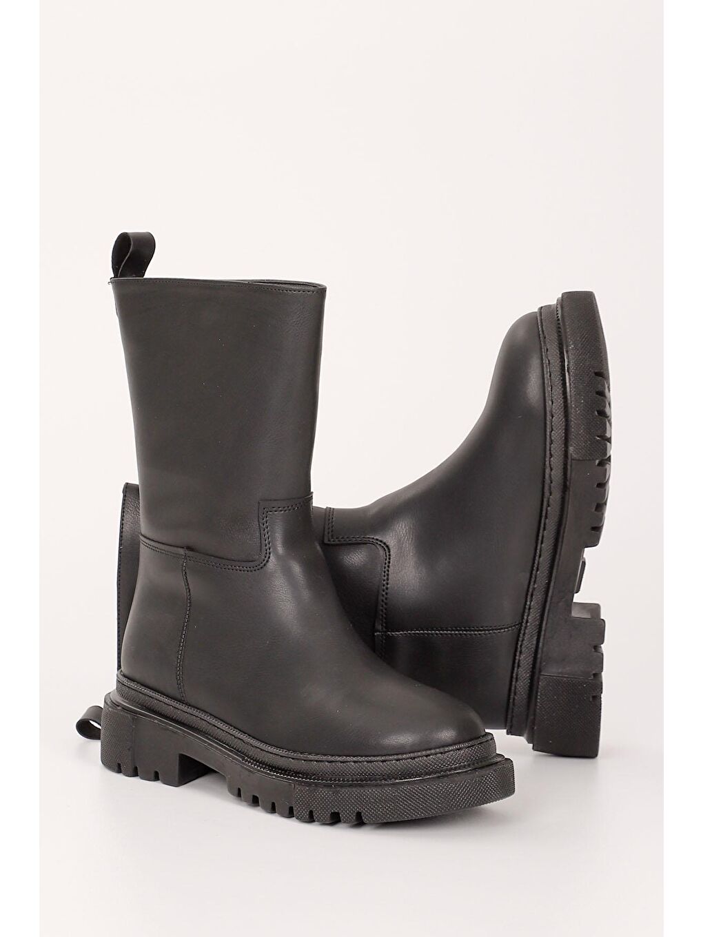 Siyah SİYAH  Yuvarlak Burun Topuklu Kadın Günlük Bot 37530