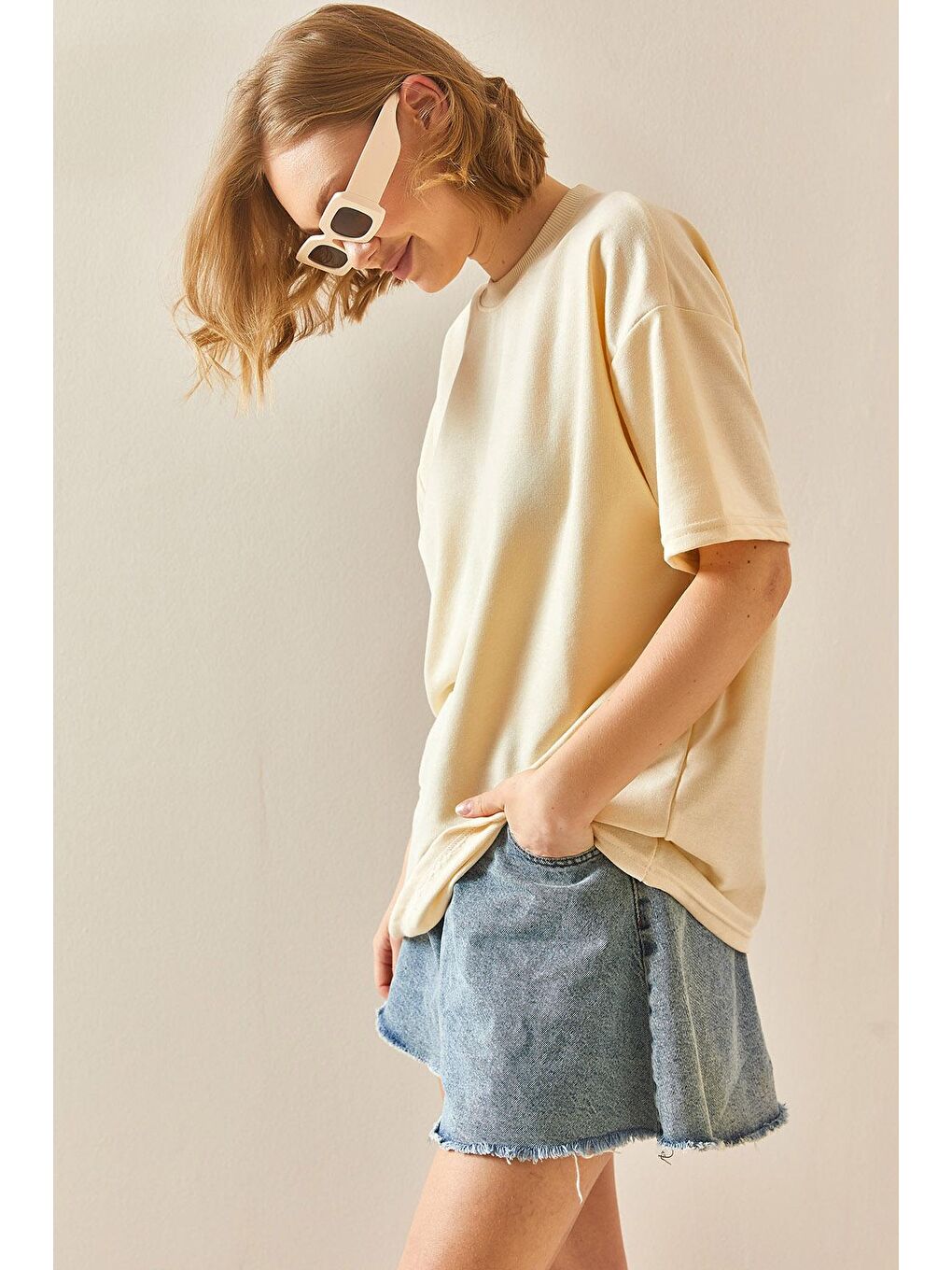 XHAN Bej Oversize Basic T-Shirt 3YXK1-47087-25