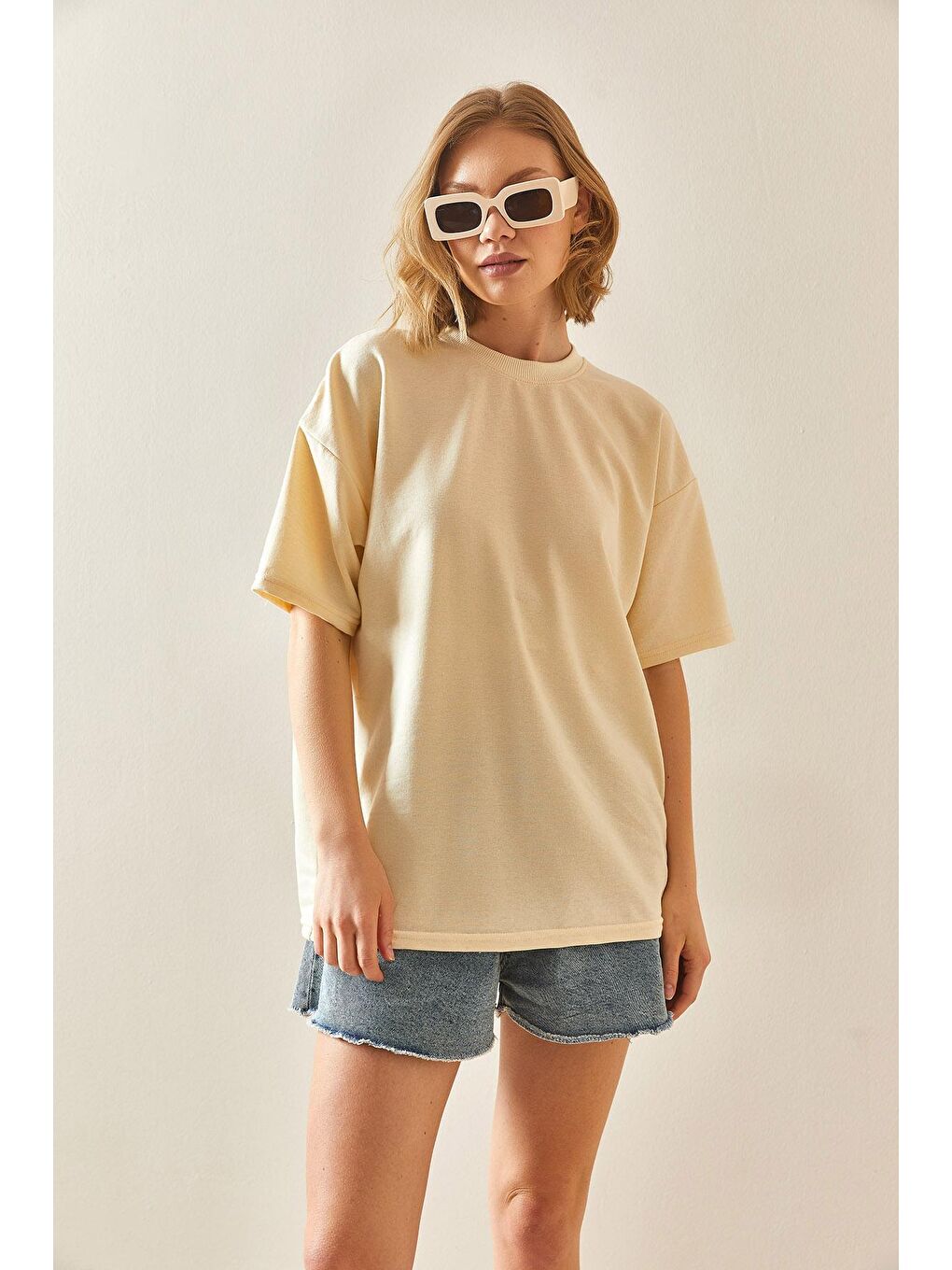 XHAN Bej Oversize Basic T-Shirt 3YXK1-47087-25 - 2