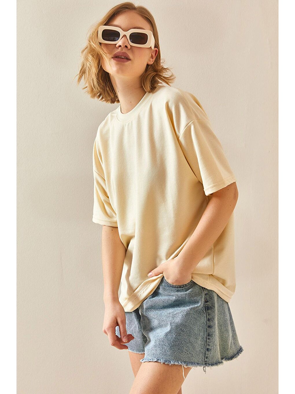 XHAN Bej Oversize Basic T-Shirt 3YXK1-47087-25 - 3