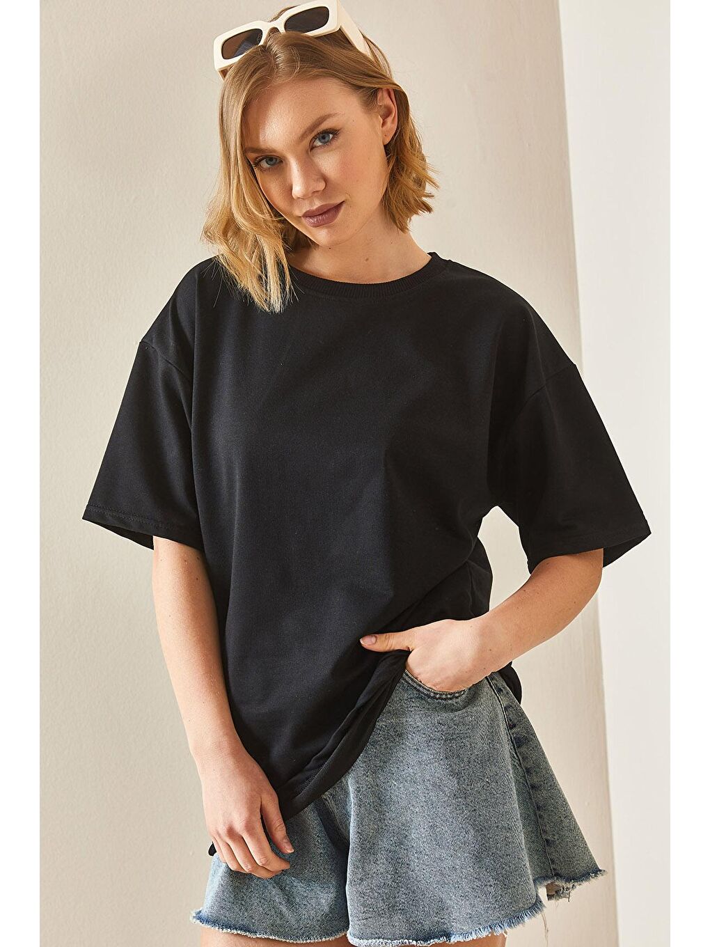 XHAN Siyah Oversize Basic T-Shirt 3YXK1-47087-02 - 3