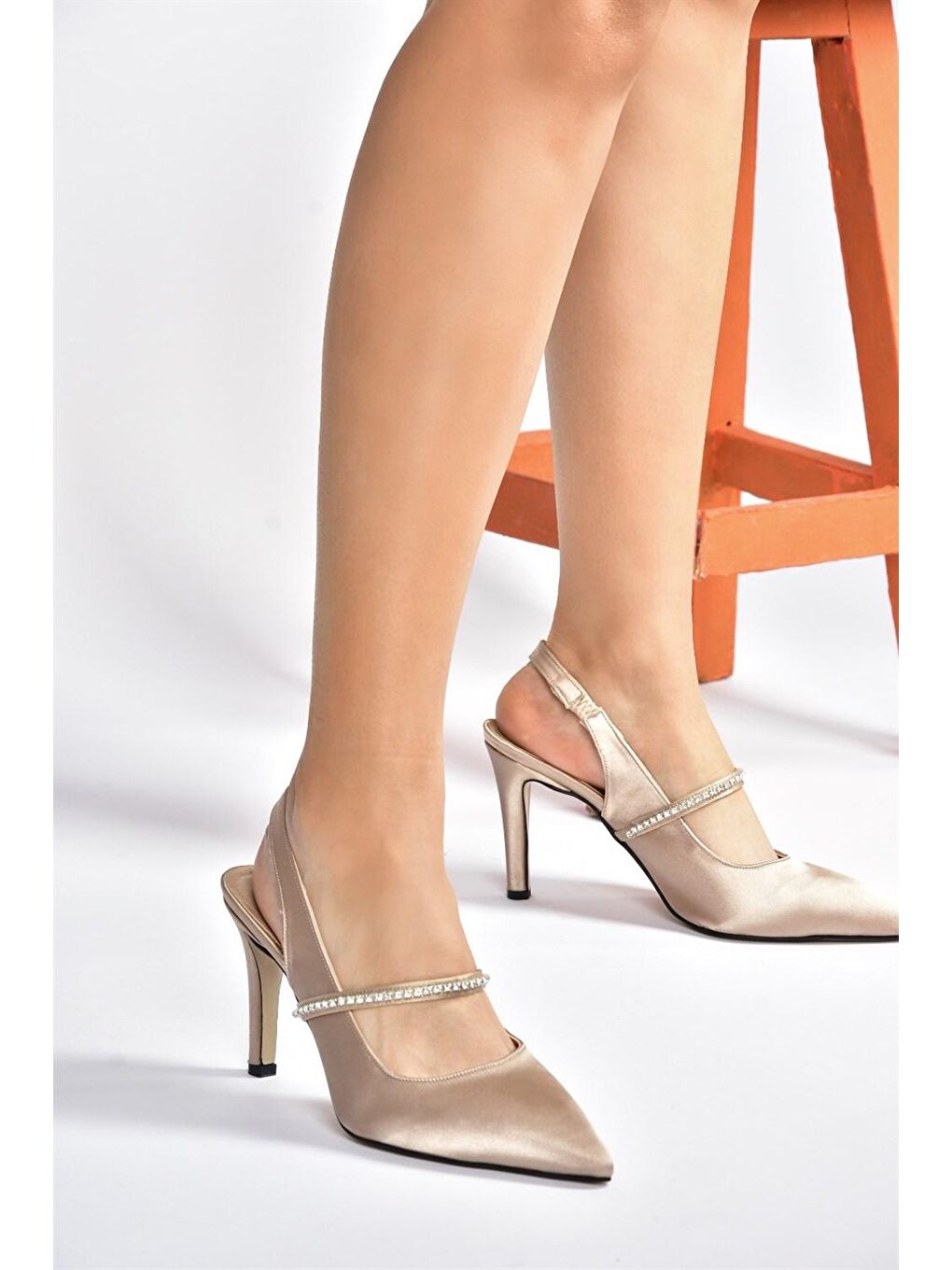 Bej Ten Saten Kumaş Taşlı Topuklu Ayakkabı M404707404-1