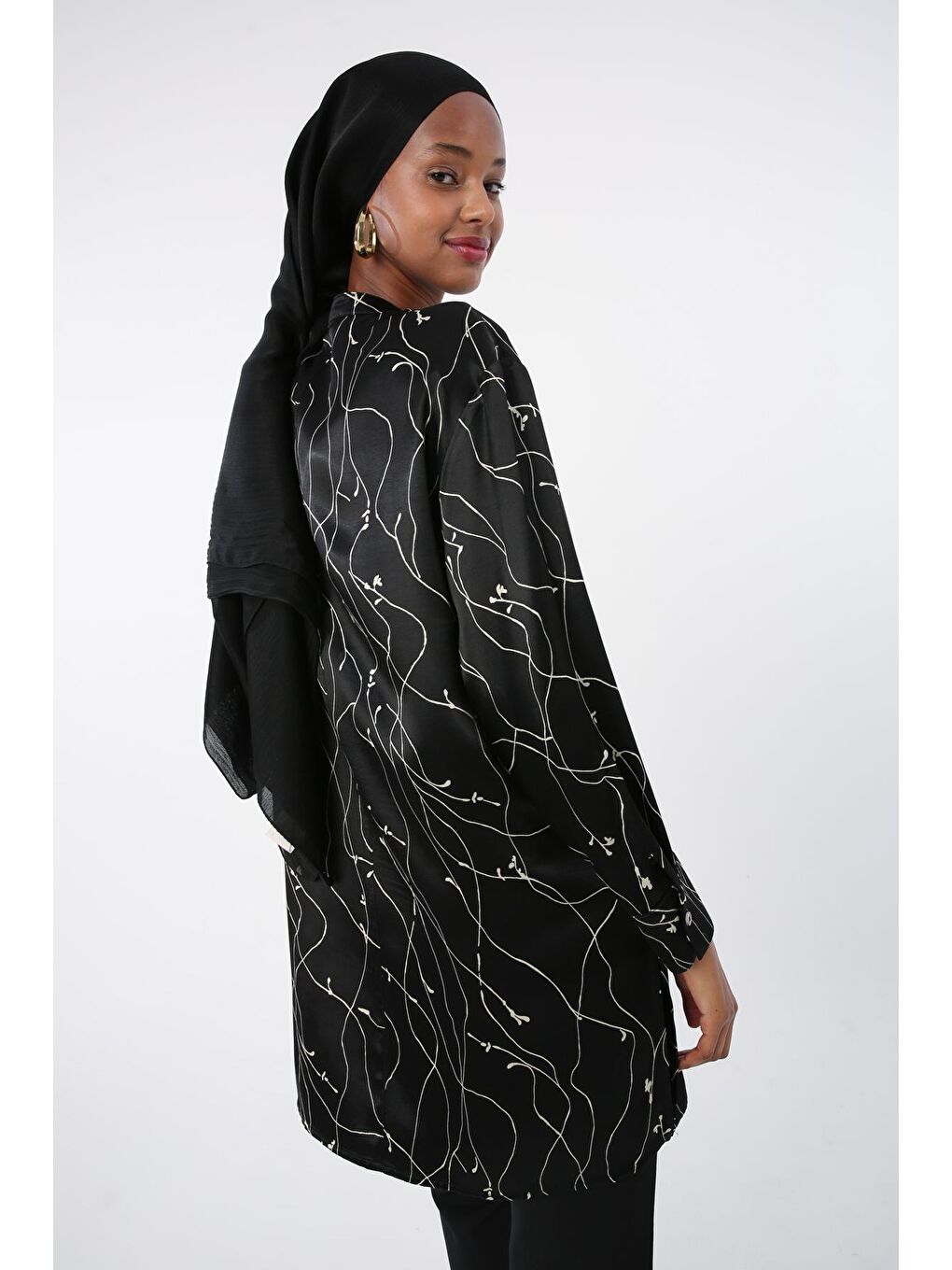 Siyah-Ekru Hakim Yaka Yanları Yırtmaçlı Gömlek Tunik