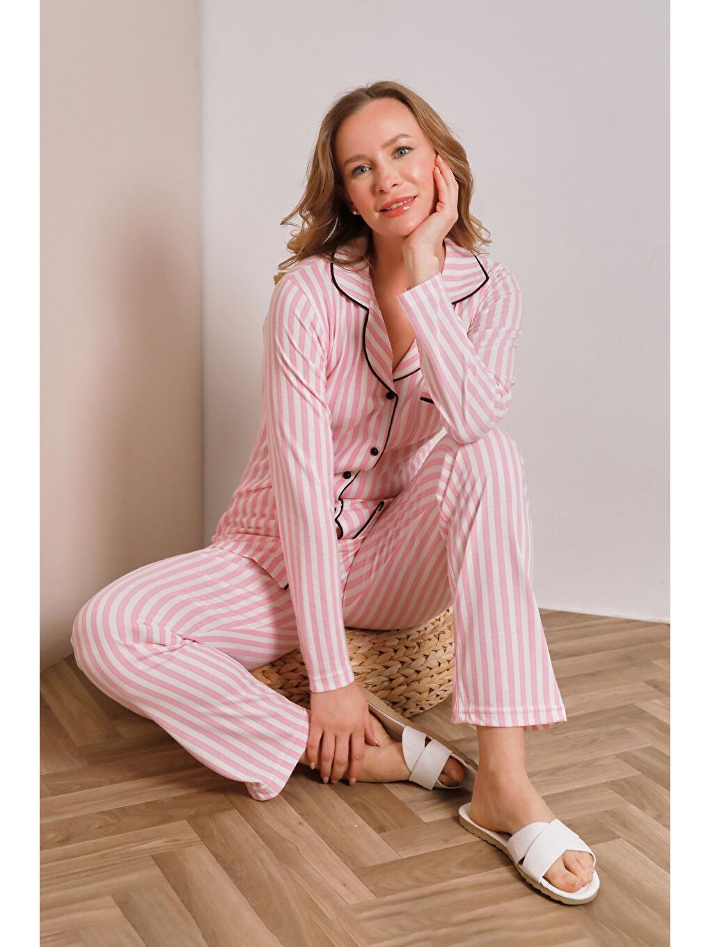 Pembe Çizgili Gömlek Yaka Cepli Uzun Kollu Pijama Takımı