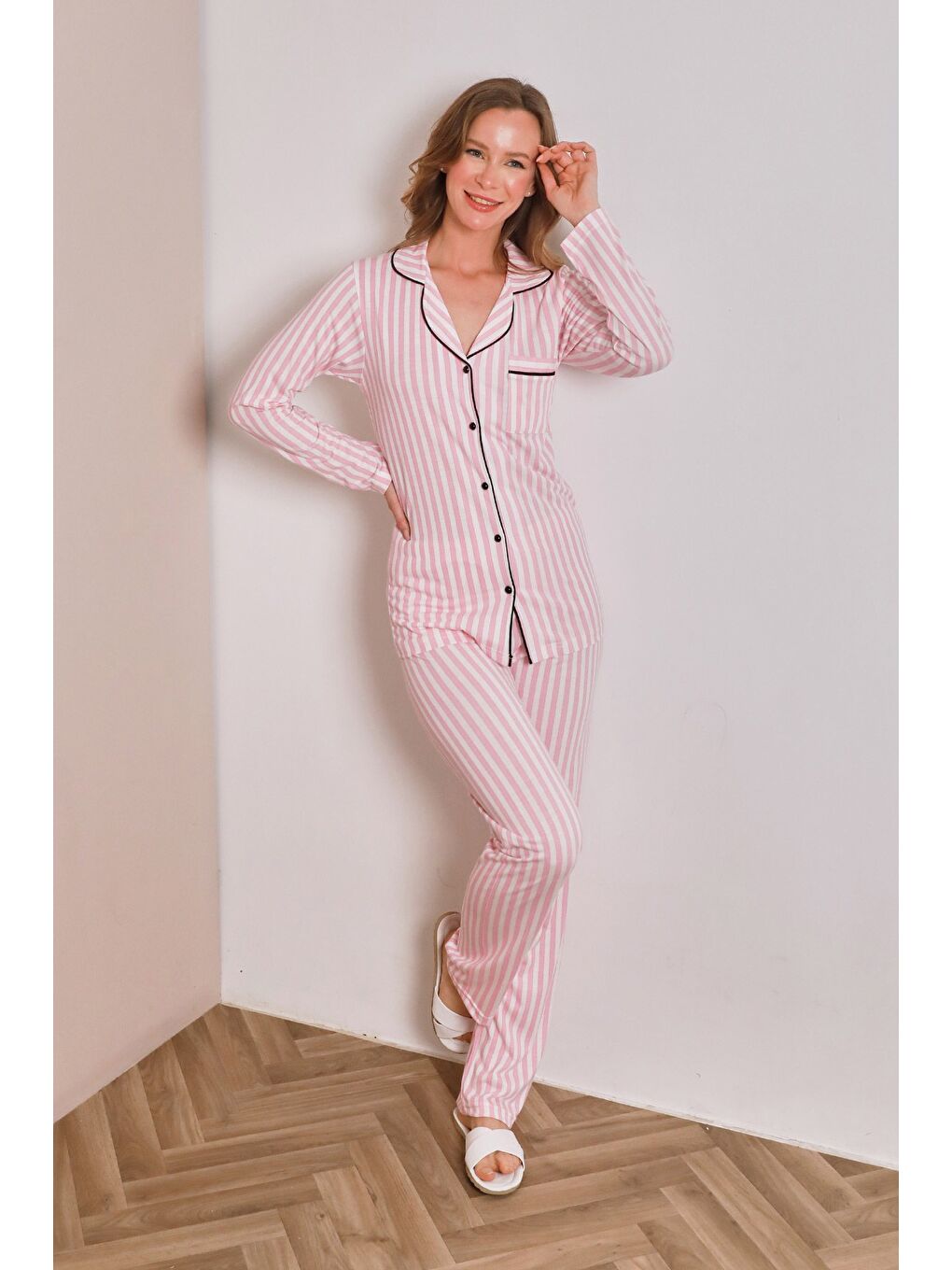 Pembe Çizgili Gömlek Yaka Cepli Uzun Kollu Pijama Takımı-1