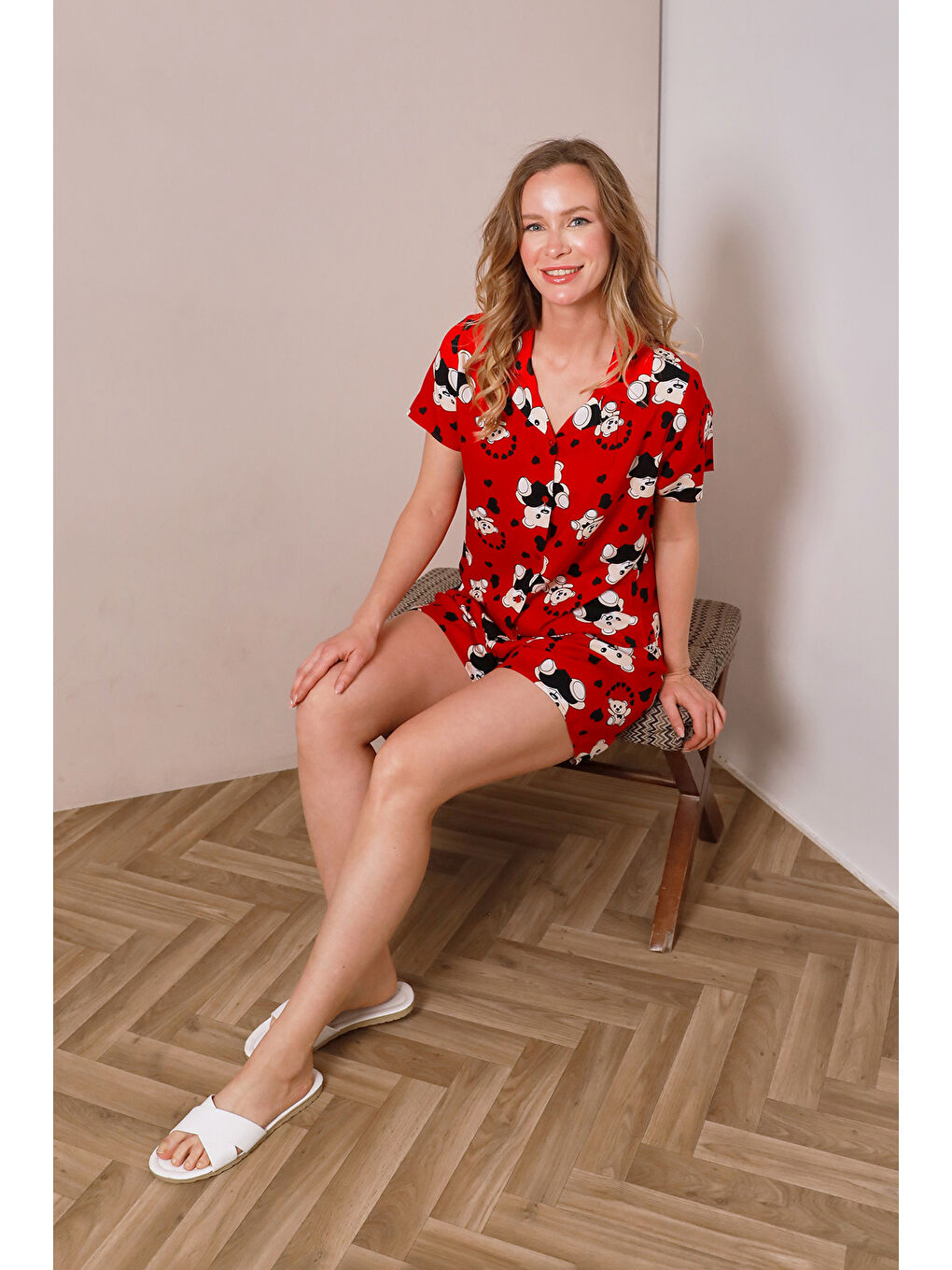 Kırmızı Donut Desenli Gömlek Yaka Şortlu Pijama Takımı