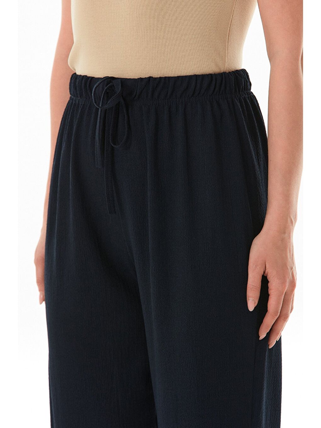 Lacivert Bürümcük Kumaş Beli Bağlamalı Pantolon-4