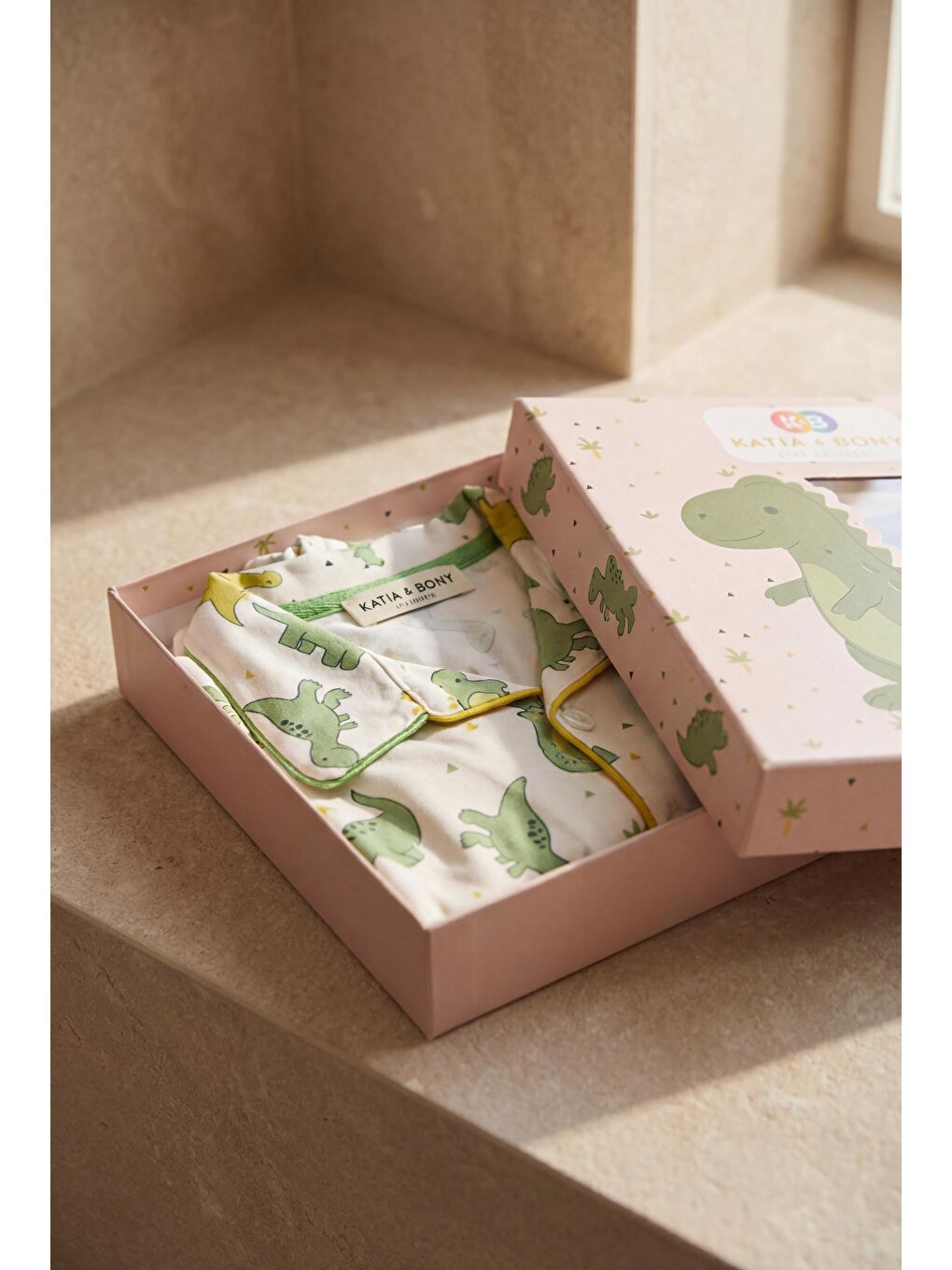 Ekru Erkek Çocuk Dinozor Desenli Kutulu Pijama Takımı-3